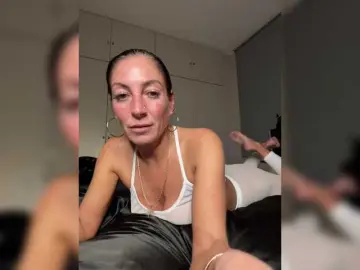 IrinkaGata  live sex cam