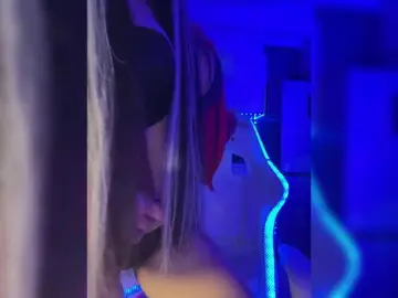 Karamelikaa  live sex cam