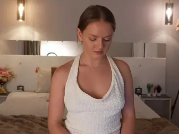 Lunaaaura  live sex cam