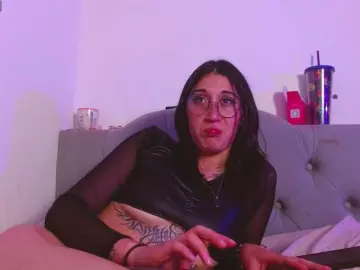 Red-moonn  live sex cam