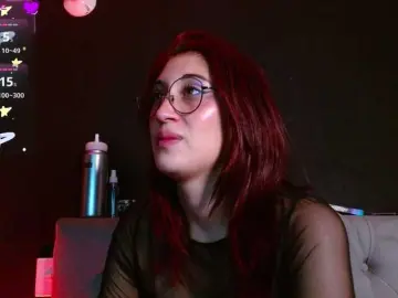 Red-moonn  live sex cam