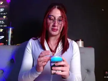 Red-moonn  live sex cam