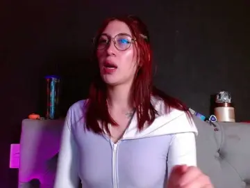 Red-moonn  live sex cam