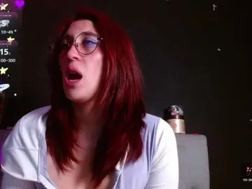 Red-moonn  live sex cam