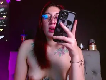 Red-moonn  live sex cam