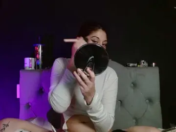 Red-moonn  live sex cam