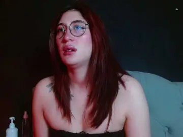 Red-moonn  live sex cam