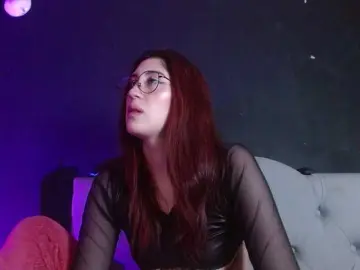Red-moonn  live sex cam