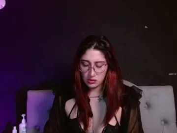 Red-moonn  live sex cam