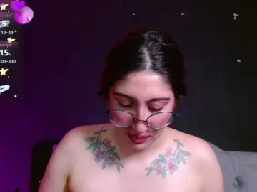 Red-moonn  live sex cam
