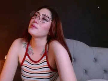 Red-moonn  live sex cam