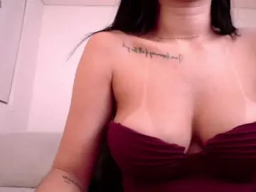 VictoriaLeia  live sex cam