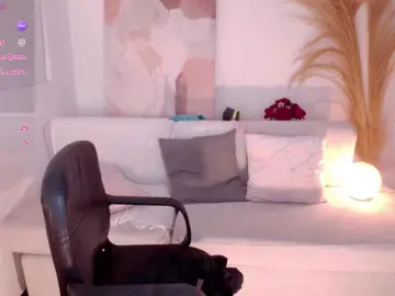 VictoriaLeia  live sex cam