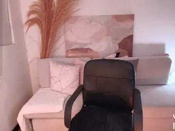 VictoriaLeia  live sex cam