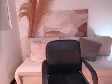 VictoriaLeia  live sex cam
