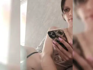 Korolevaaa11  live sex cam