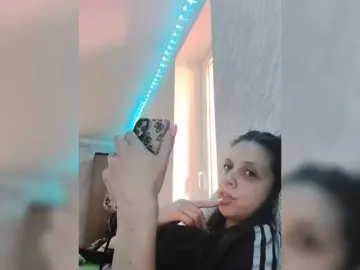 Korolevaaa11  live sex cam