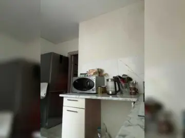 Korolevaaa11  live sex cam