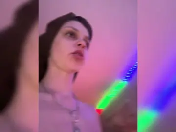 Korolevaaa11  live sex cam