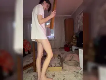 Korolevaaa11  live sex cam
