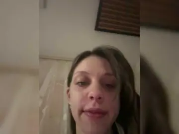 Korolevaaa11  live sex cam