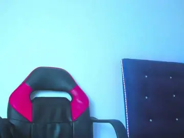 Veronicasquirt  live sex cam