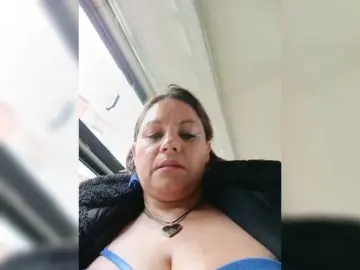 AlexaBrown12  live sex cam