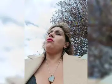 AlexaBrown12  live sex cam