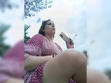 AlexaBrown12  live sex cam