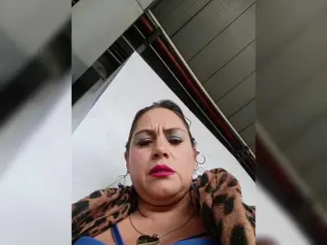 AlexaBrown12  live sex cam