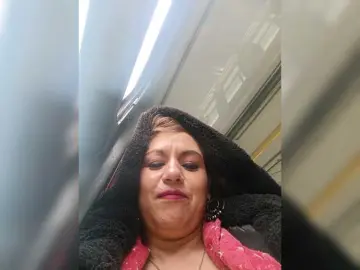 AlexaBrown12  live sex cam