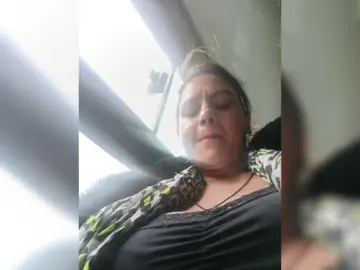 AlexaBrown12  live sex cam