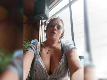 AlexaBrown12  live sex cam