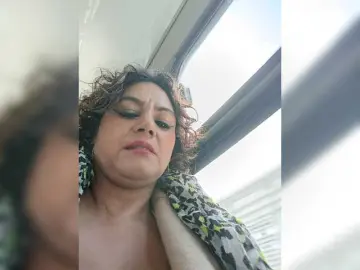 AlexaBrown12  live sex cam