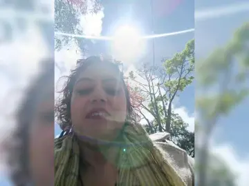 AlexaBrown12  live sex cam