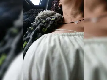 AlexaBrown12  live sex cam