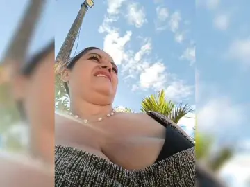 AlexaBrown12  live sex cam