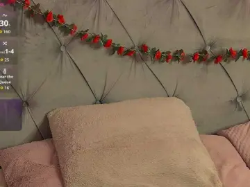LolaButtie  live sex cam
