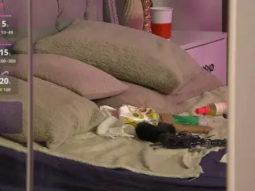 LolaButtie  live sex cam