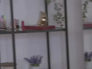 LolaButtie  live sex cam