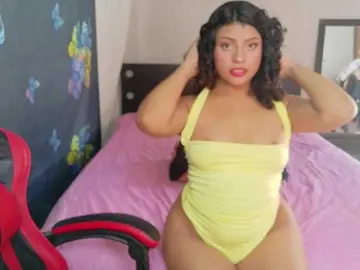 Luluupeach69  live sex cam