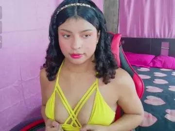 Luluupeach69  live sex cam