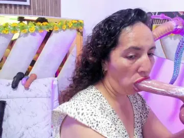 Luna-Naughty1  live sex cam