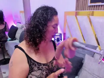 Luna-Naughty1  live sex cam