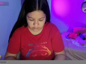 Carolinahairy  live sex cam