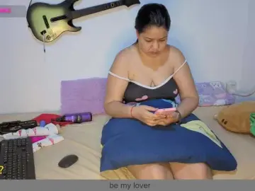 Carolinahairy  live sex cam
