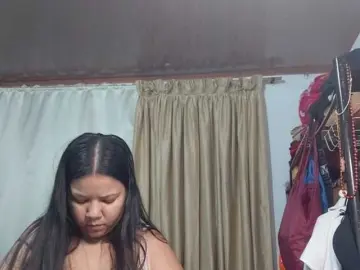 Carolinahairy  live sex cam