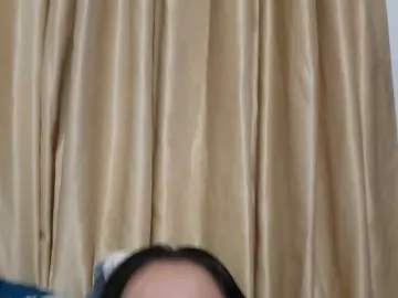 Carolinahairy  live sex cam