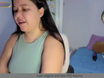 Carolinahairy  live sex cam