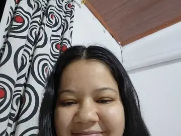 Carolinahairy  live sex cam